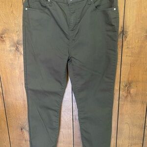 Zenana Outfitters Forest Green Pants
